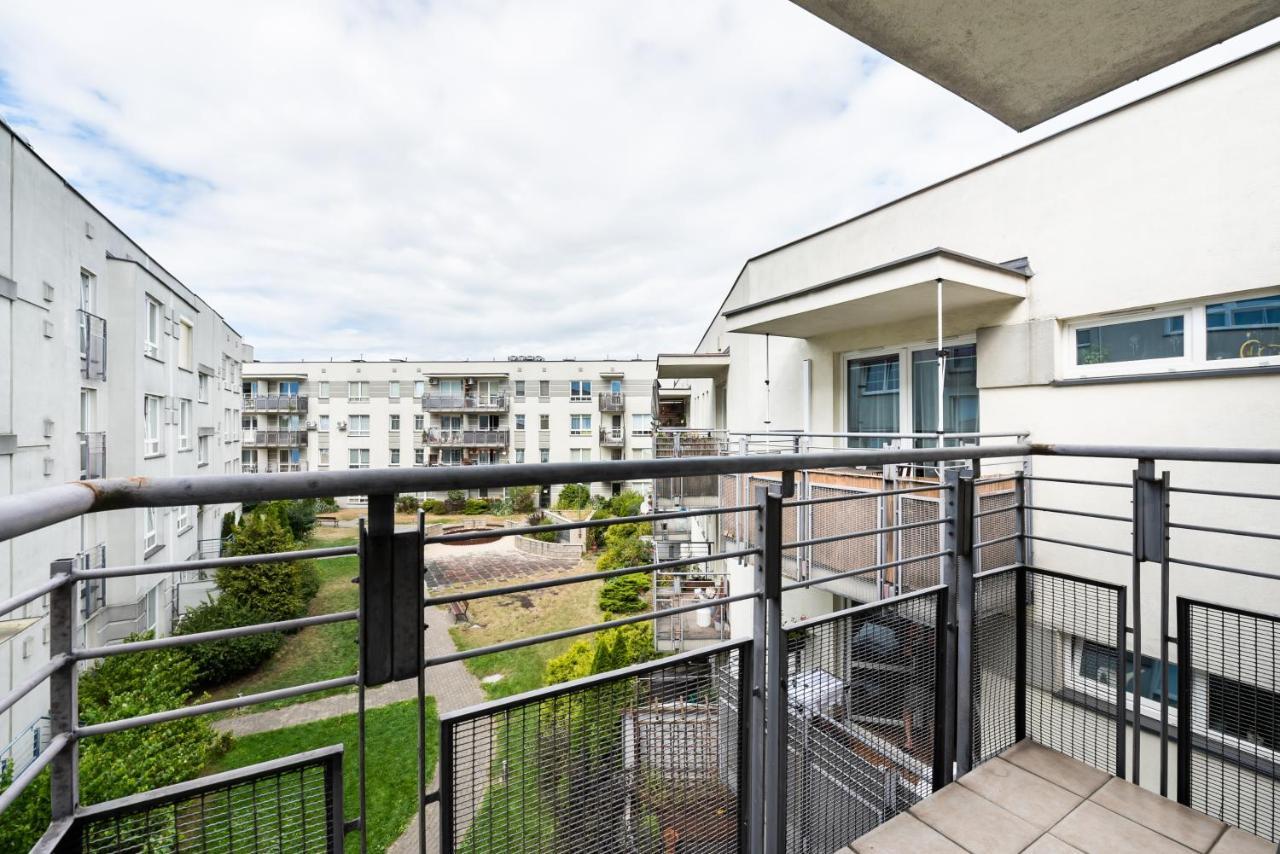 Ursus Pleasant Apartment Varsó Kültér fotó