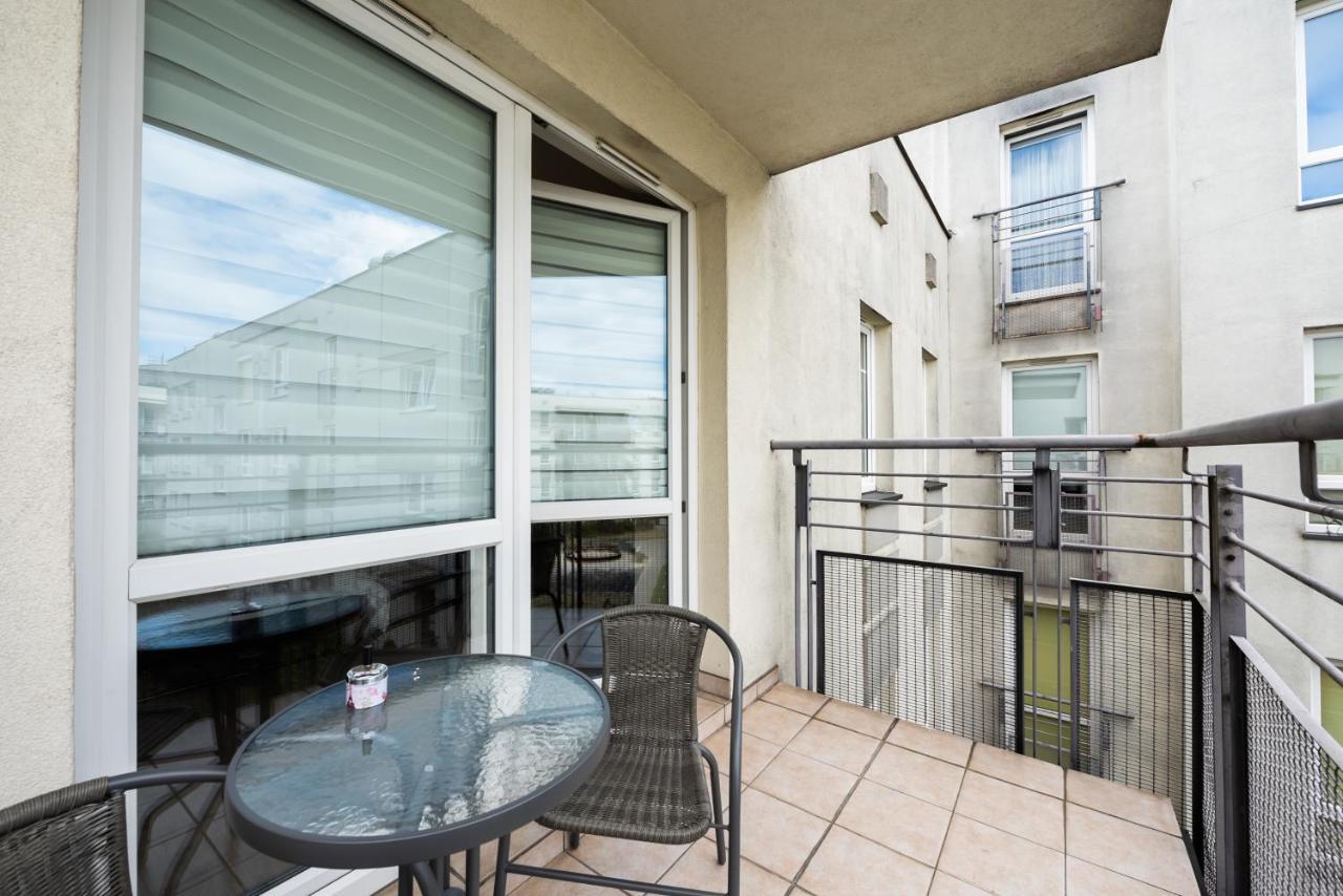 Ursus Pleasant Apartment Varsó Kültér fotó