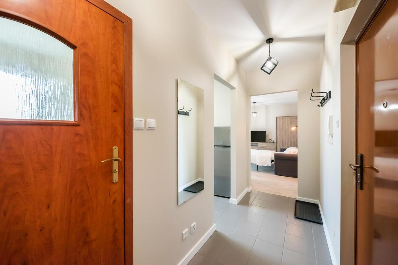 Ursus Pleasant Apartment Varsó Kültér fotó